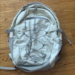 north face women’s borealis backpack (white/grey)